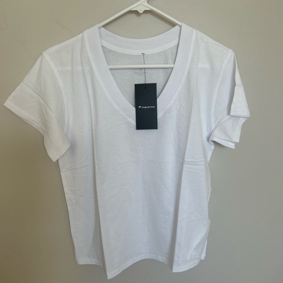 Women’s Fabletics 100% Cotton V-Neck Tee, White, Small - Picture 3 of 6